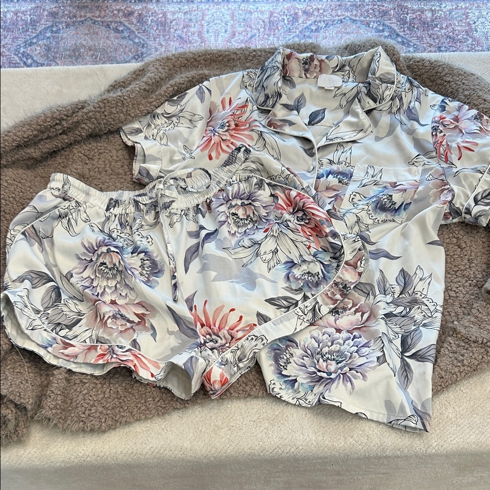 Silky Elegance, Floral Print Women's Shorty Pajama Set